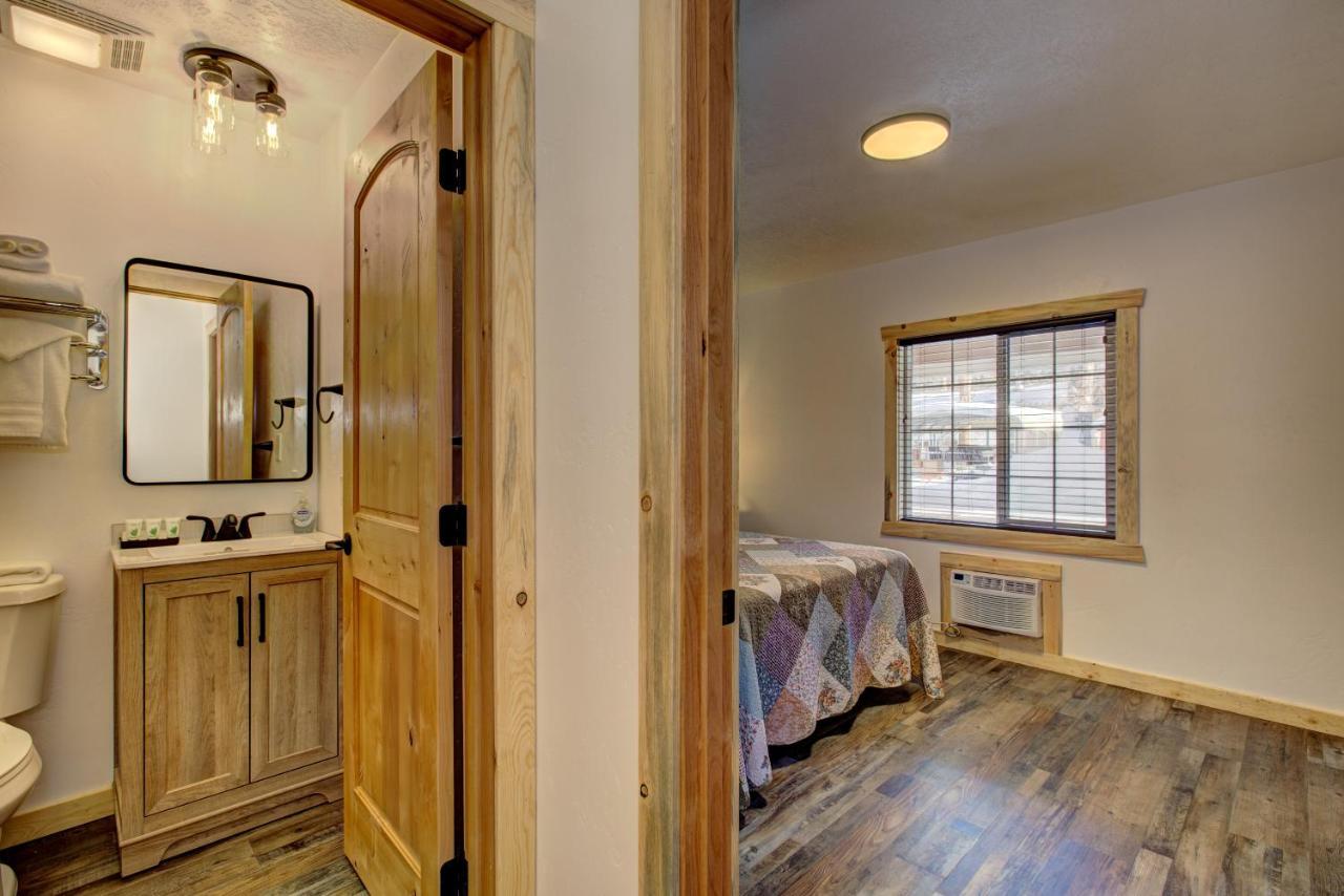 Alpine Lodge Hotel Cascade エクステリア 写真