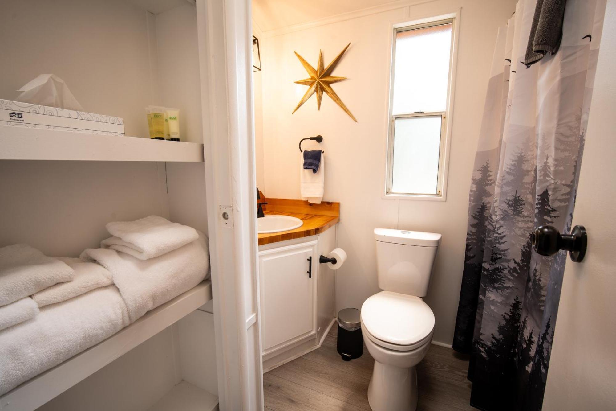 Alpine Lodge Hotel Cascade エクステリア 写真
