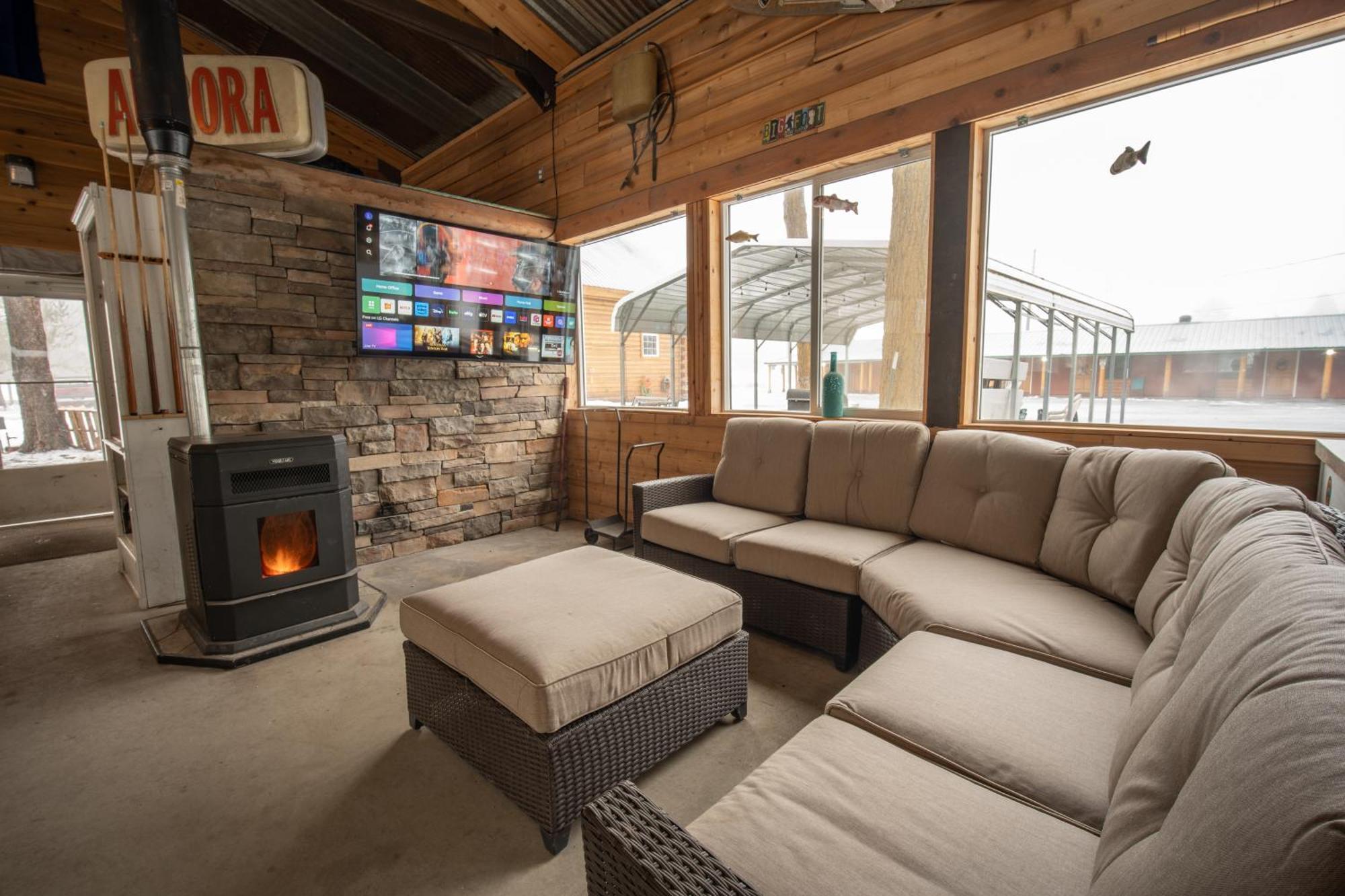 Alpine Lodge Hotel Cascade エクステリア 写真